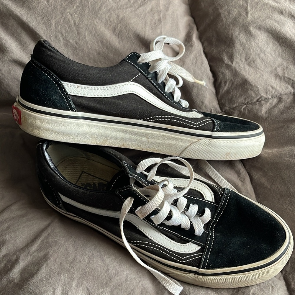Vans - Picture 1 of 2